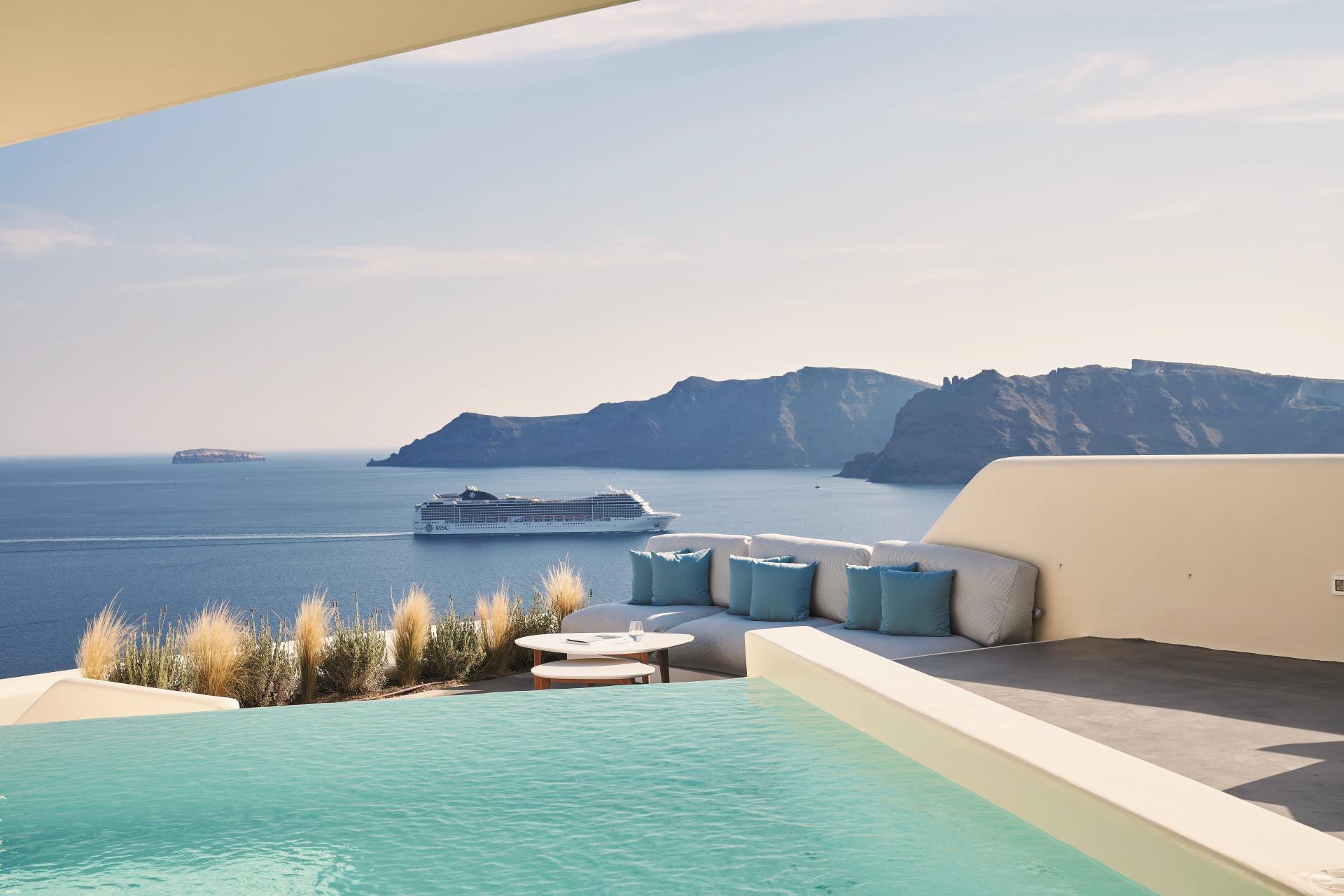 Royal Pool Suite