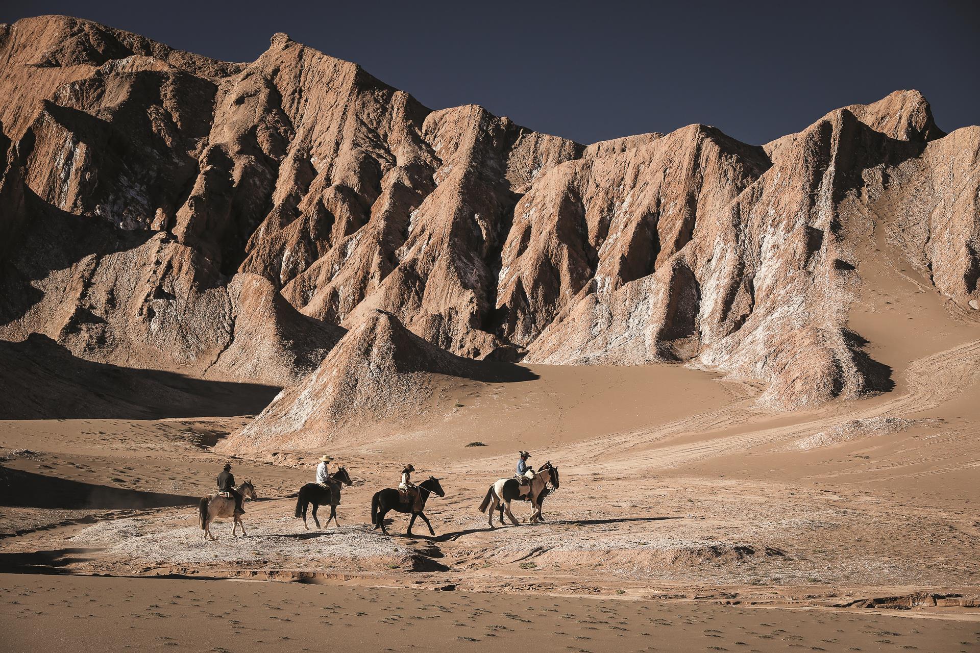 2 Awasi Atacama - Excursions Horseback Riding - PH Luciano Bacchi