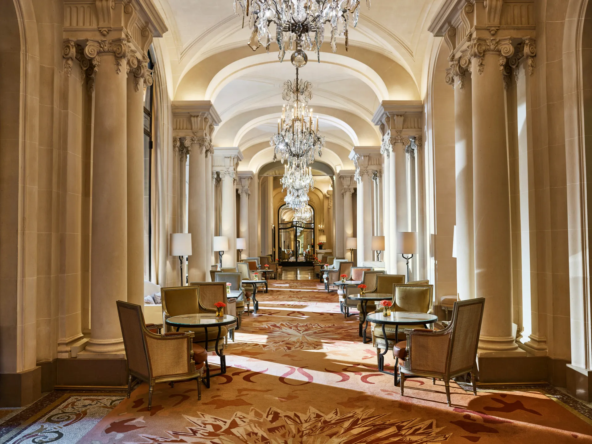 hotel-plaza-athenee-la-galerie-landscape