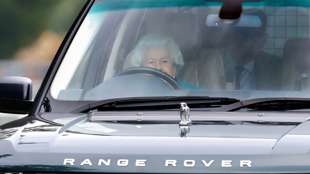 GettyImages_queen_range_rover