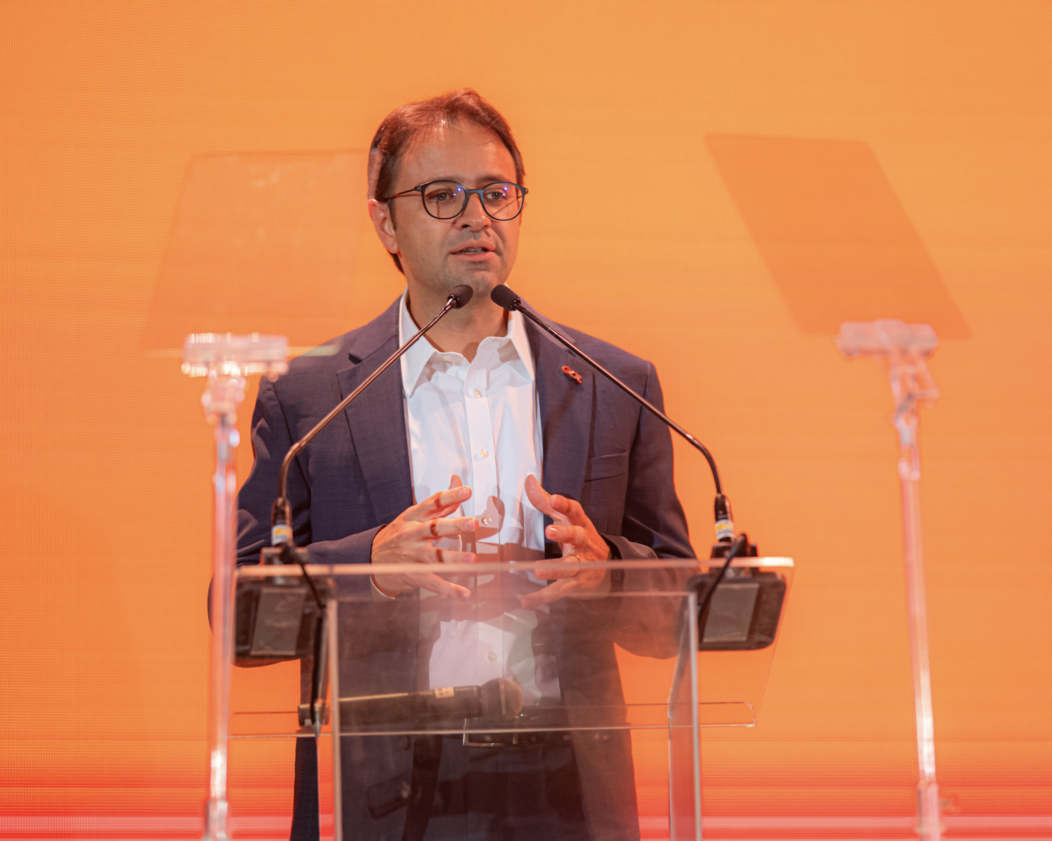 bdc0f334-8d9a-40ca-8114-7f7ab516d1b8