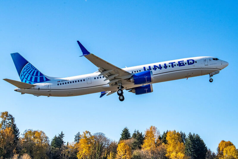 737-max-10-united-800x533