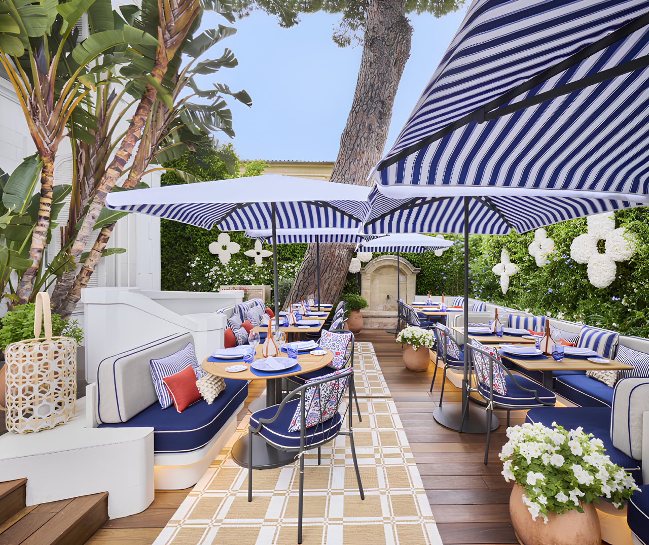 
Louis Vuitton reabre restaurante Arnaud Donckele & Maxime Frédéric em Saint-Tropez
