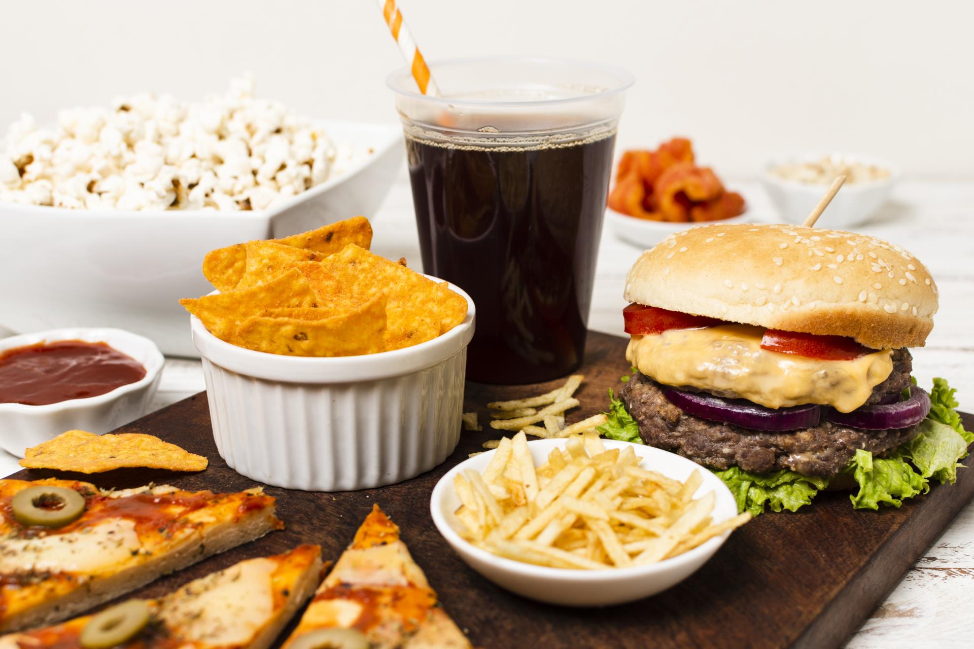 junk-food-tray-white-table