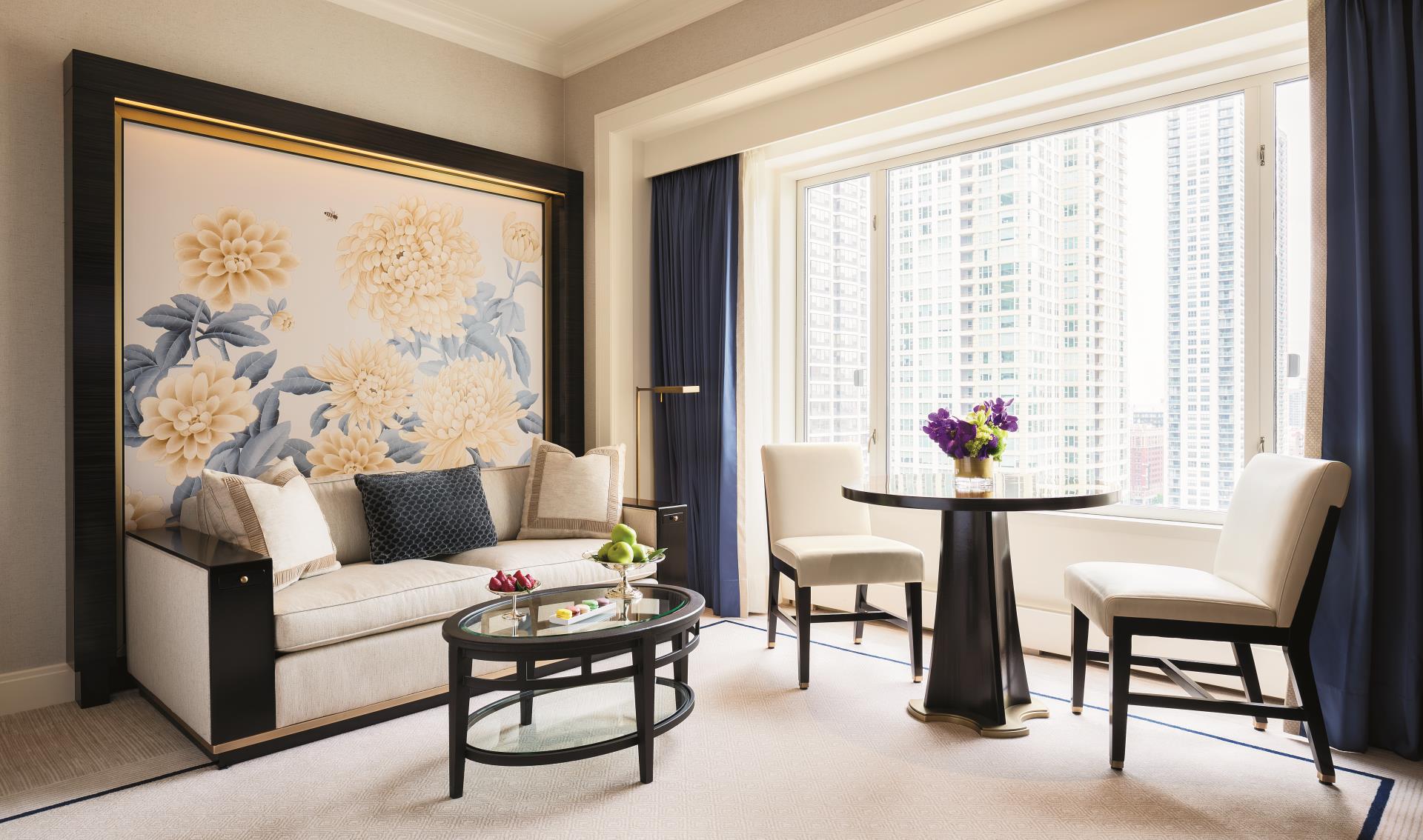 Chicago_Accomodation_Grand Premier King  Living Area