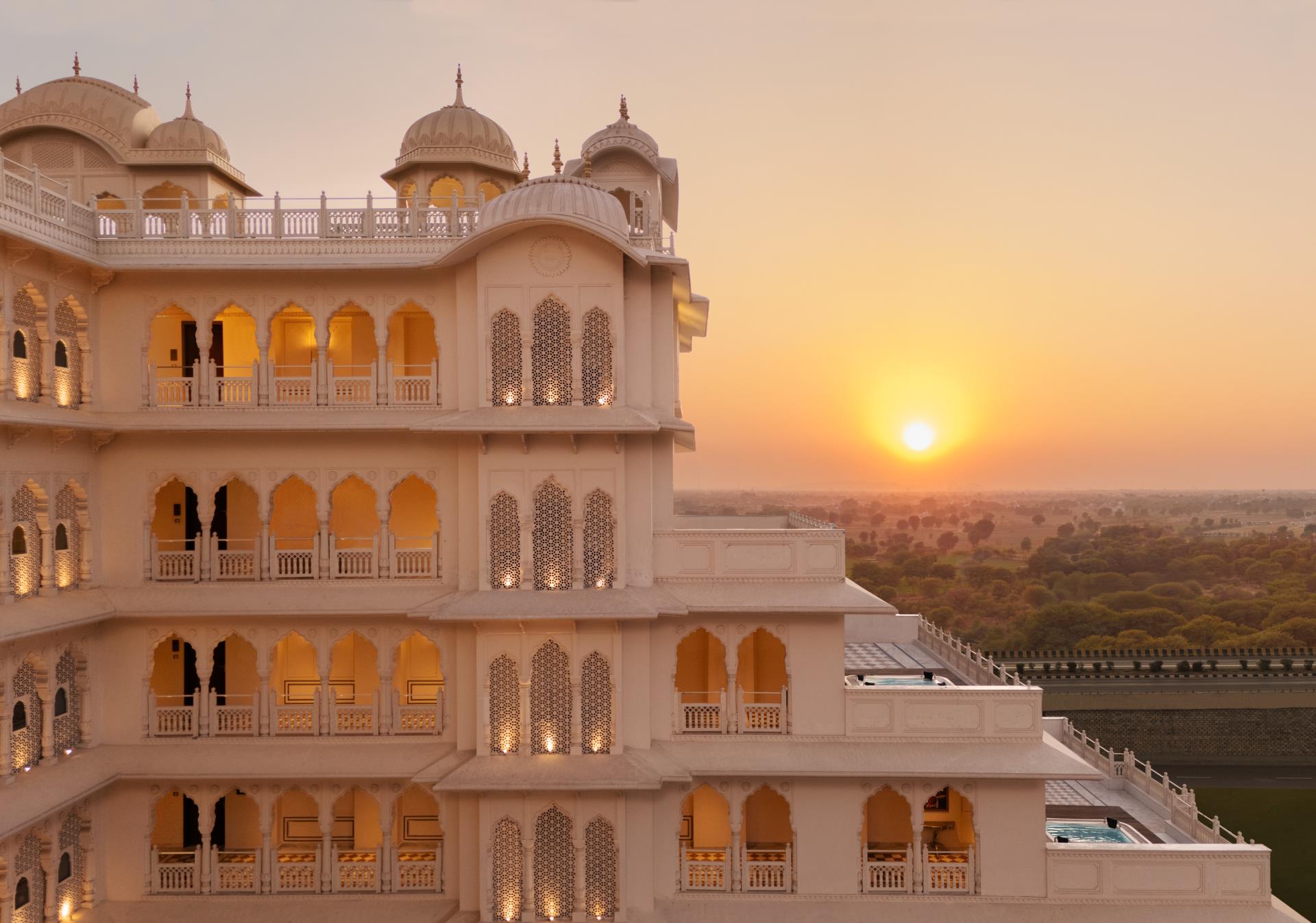 Anantara_Jewel_Bagh_Jaipur_Hotel_Exterior_Facade_Sunset-6017x4225