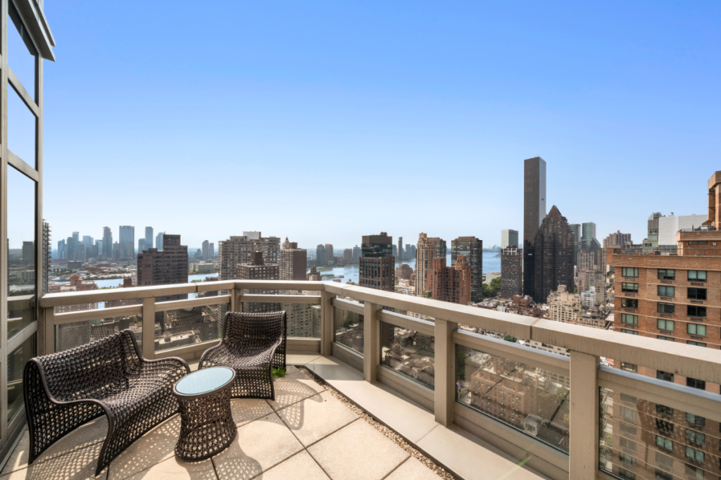 Wolf-of-Wall-Street-Apartment4