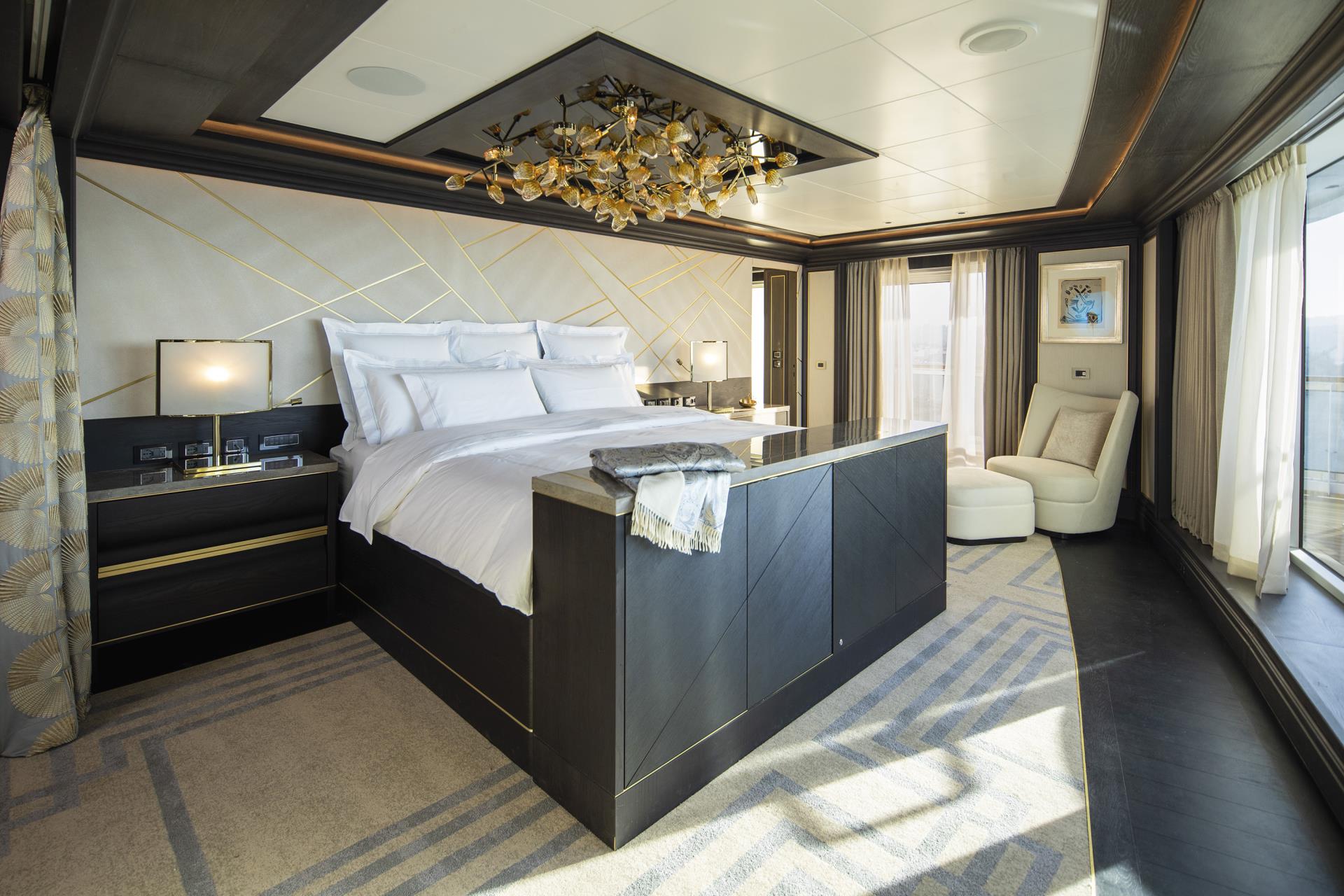 Regent Suite Bedroom Seven Seas Splendor