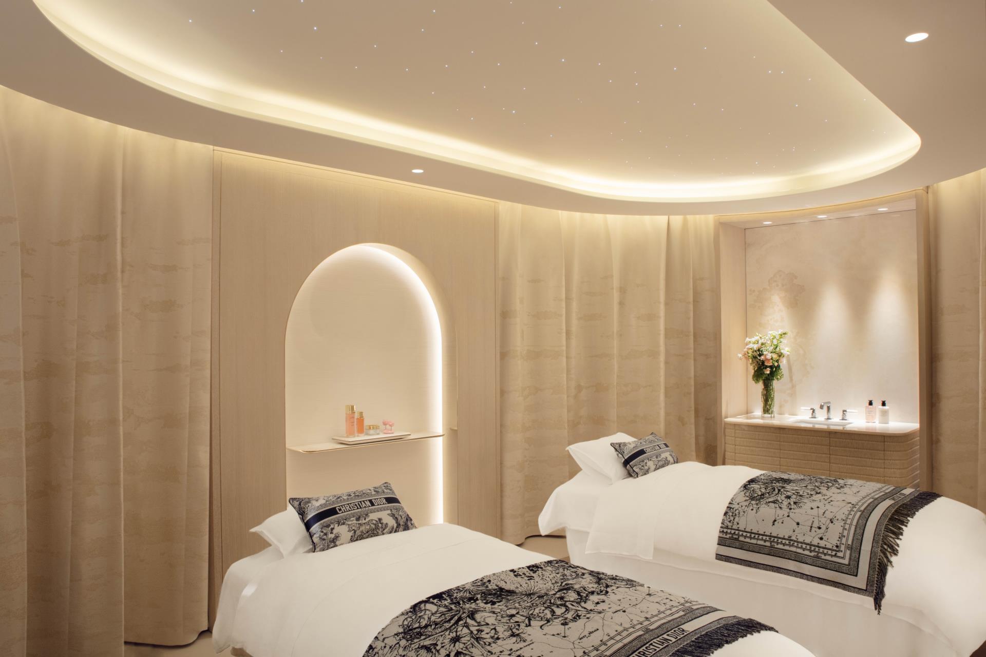 DIOR SPA PLAZA ATHENEE - (c) Matthieu Salvaing for Parfums Christian Dior 5 - cabine double