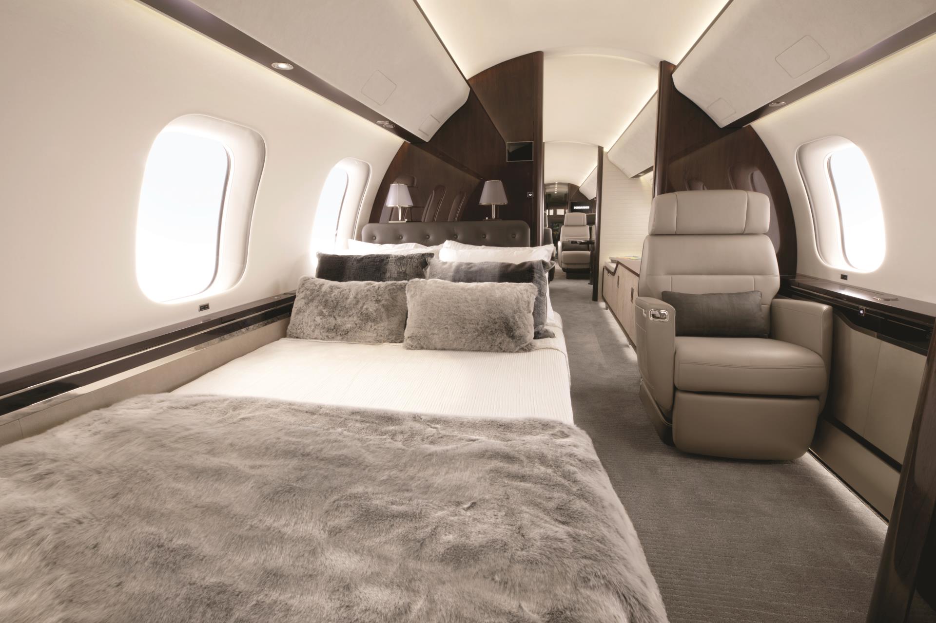 Global 7500 and Global 8000 Principal Suite with Bed