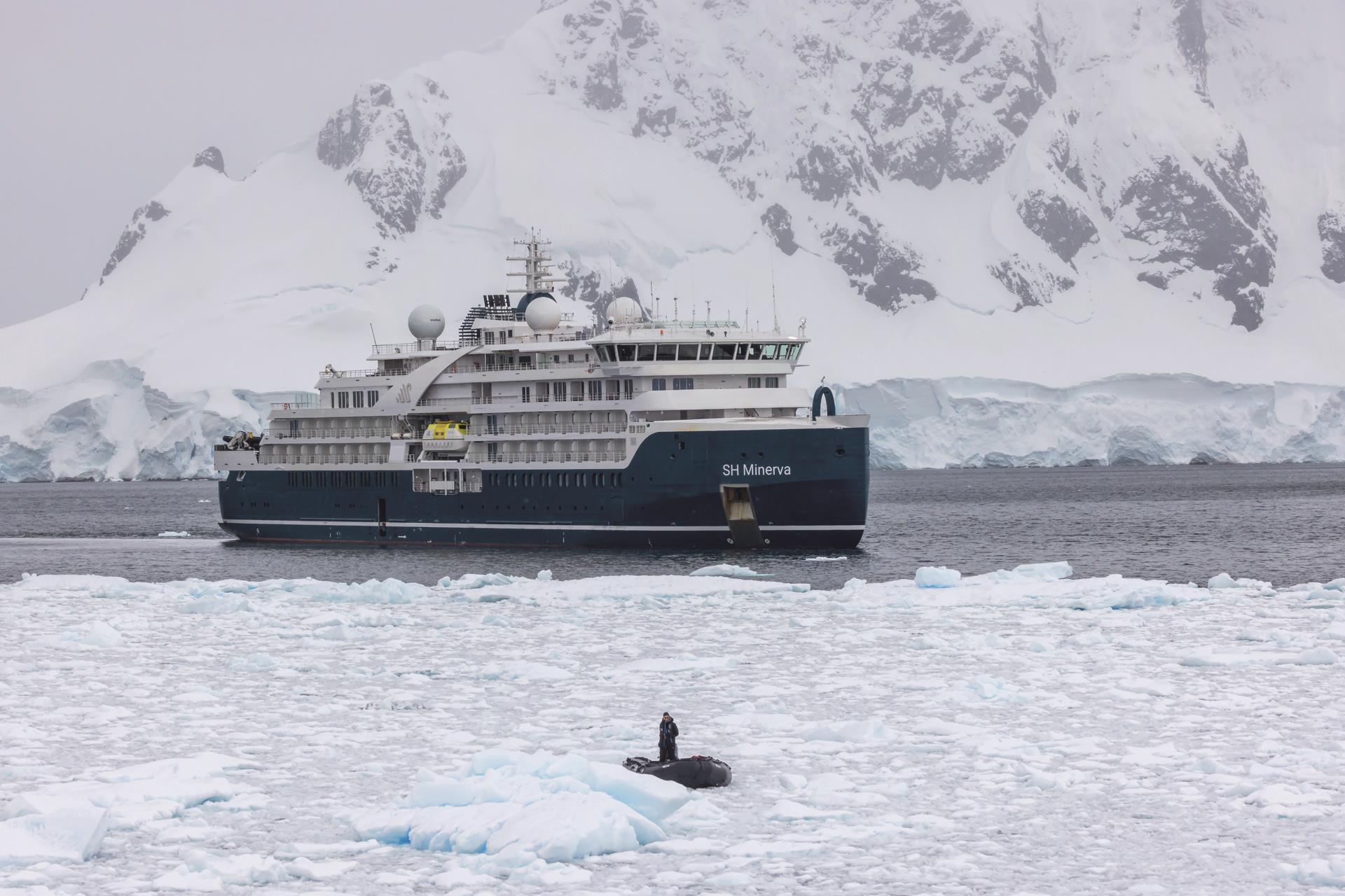 SH Minerva Antarctica