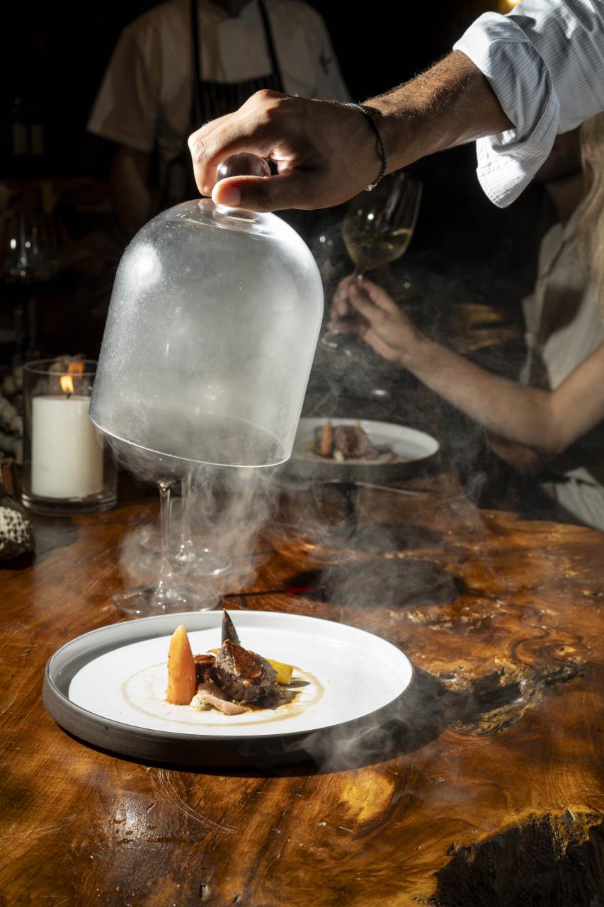 RWLDB_FB_Restaurant_SugarMill_ChefsTable109