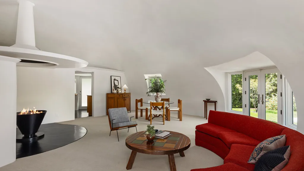 1097-South-Los-Robles-Avenue_Living-Room