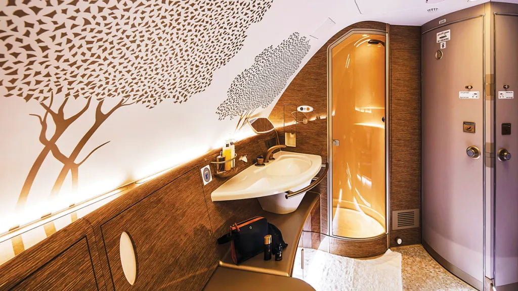 RR_FirstClass_Aviation_3