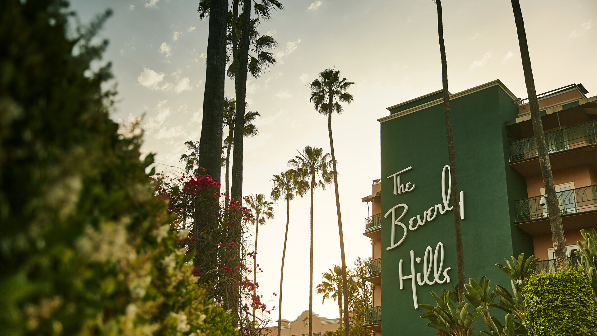 The_Beverly_Hills_Hotel_-_Exterior_-_Dorchester_Collection