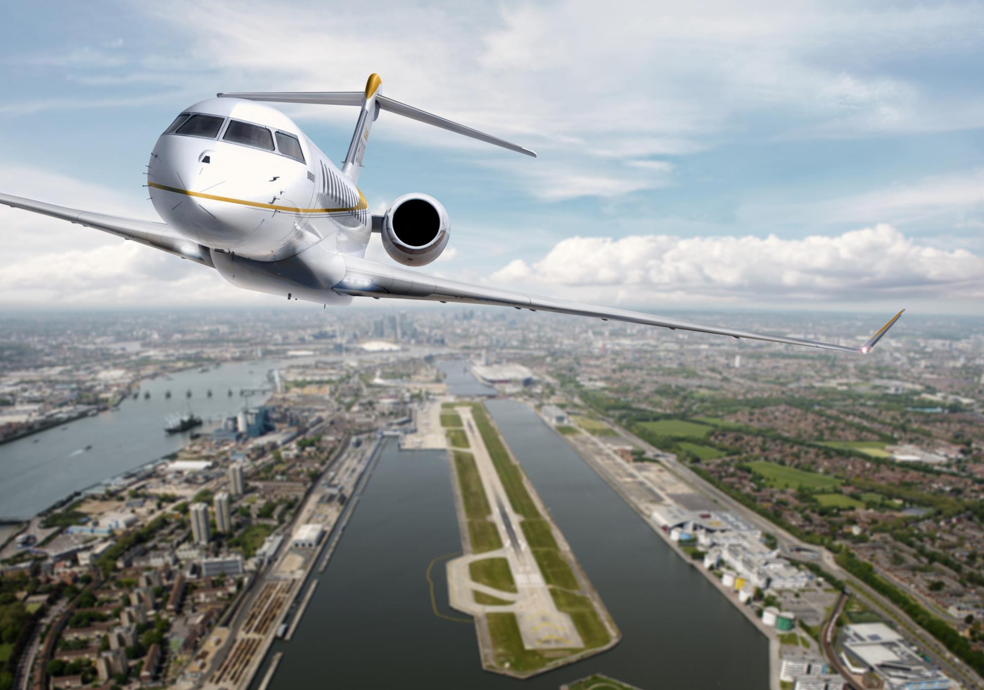 Global 8000 Takeoff London City