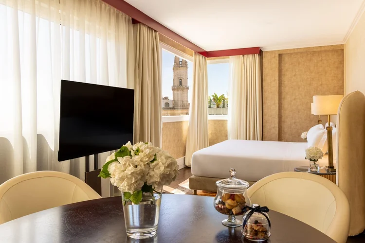 01_Tivoli_Palazzo_1880_Lecce_Hotel_Guest_Room_Suite_With_Terrace_1