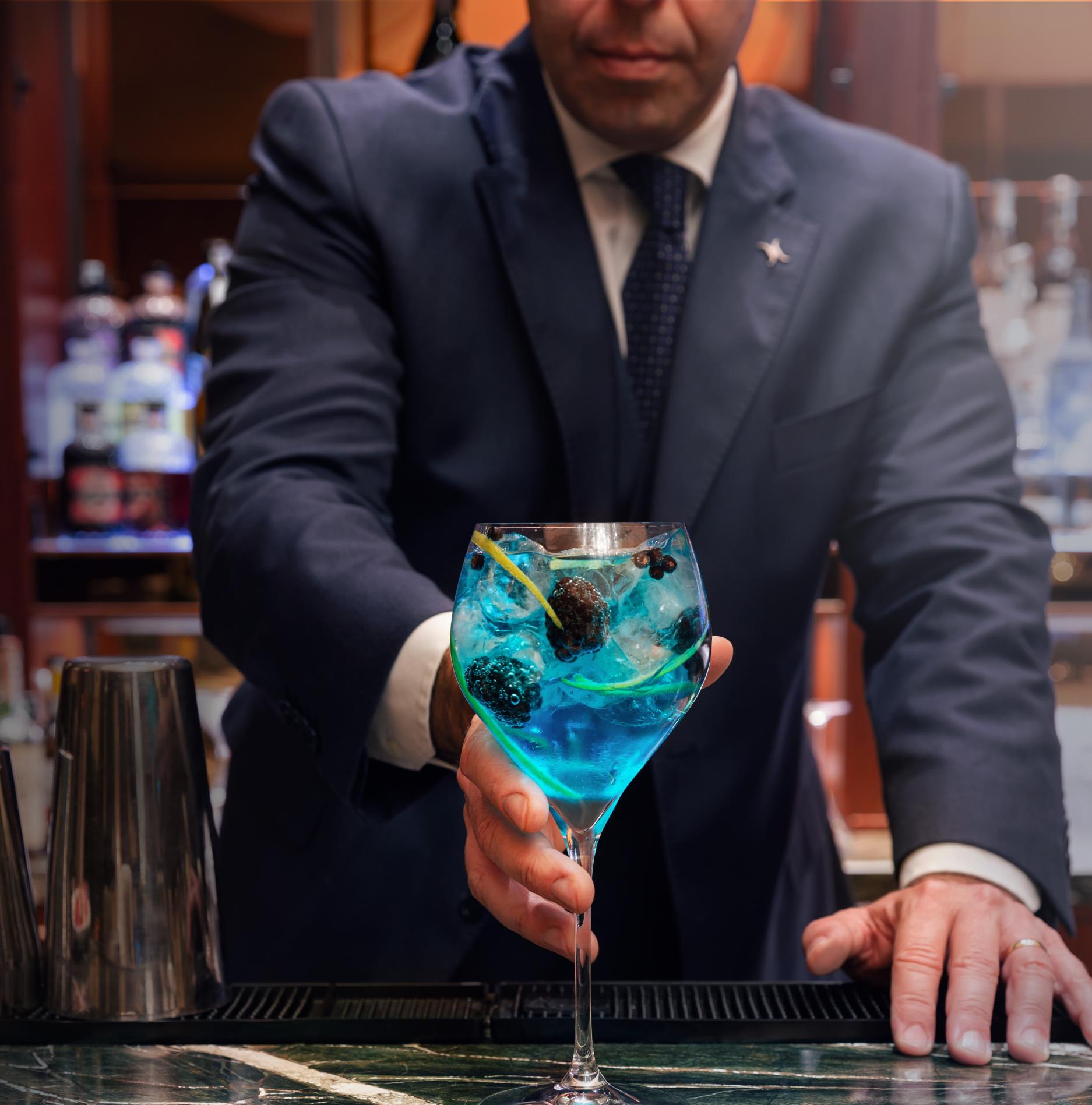 Daniele Confalonieri + Cocktail Azzurro ph. Federico Bontempi