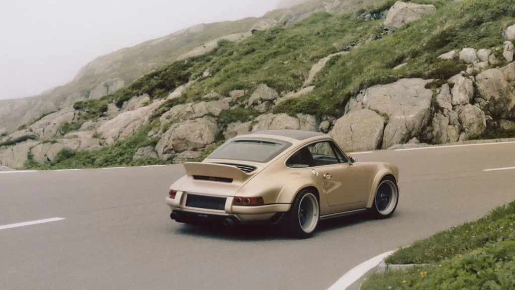 a-Singer-restomod-in-Switzerland-5