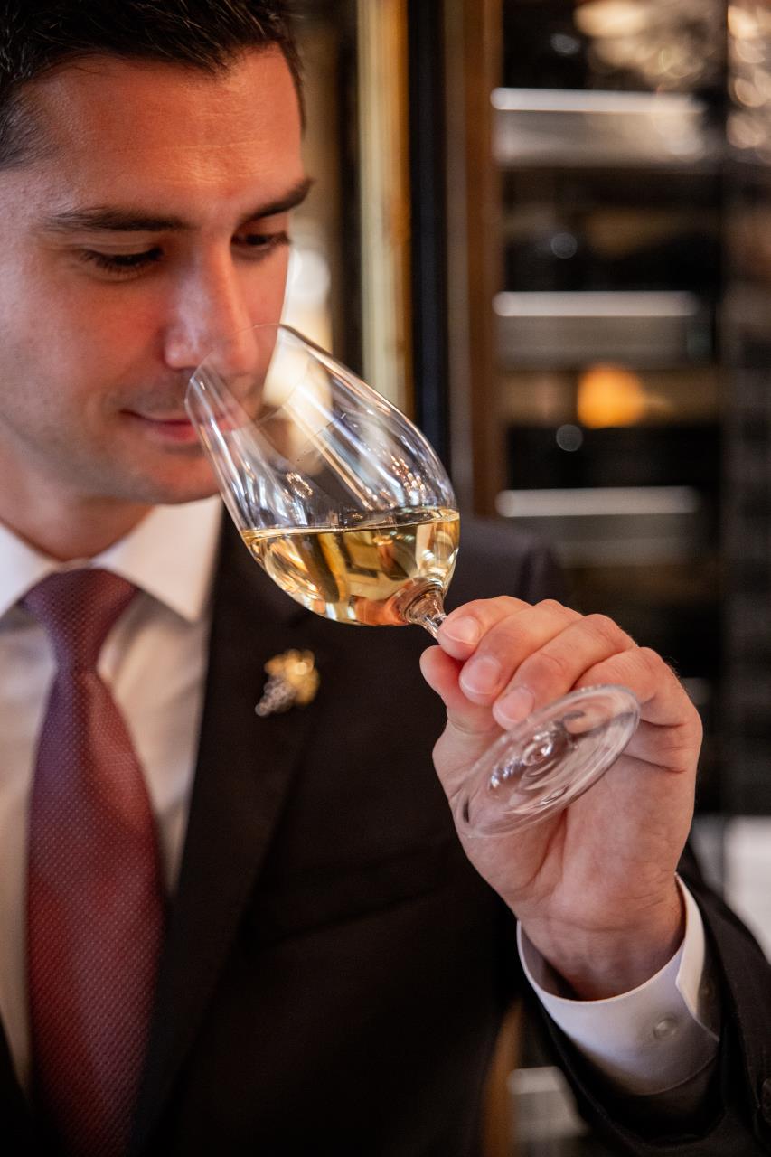 le-meurice-head-sommelier-gabriel-veissaire