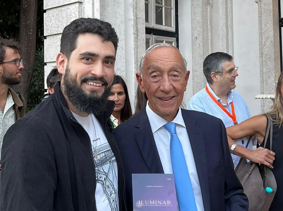 Escritor, músico e poeta jalesense André Gandolfo realiza turnê literomusical em Portugal