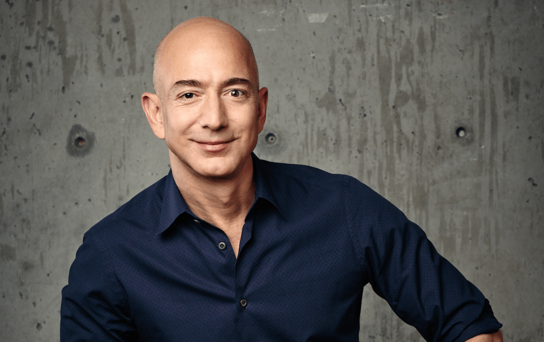 Da garagem ao topo: como Jeff Bezos transformou a Amazon em um império de US$ 2,2 trilhões