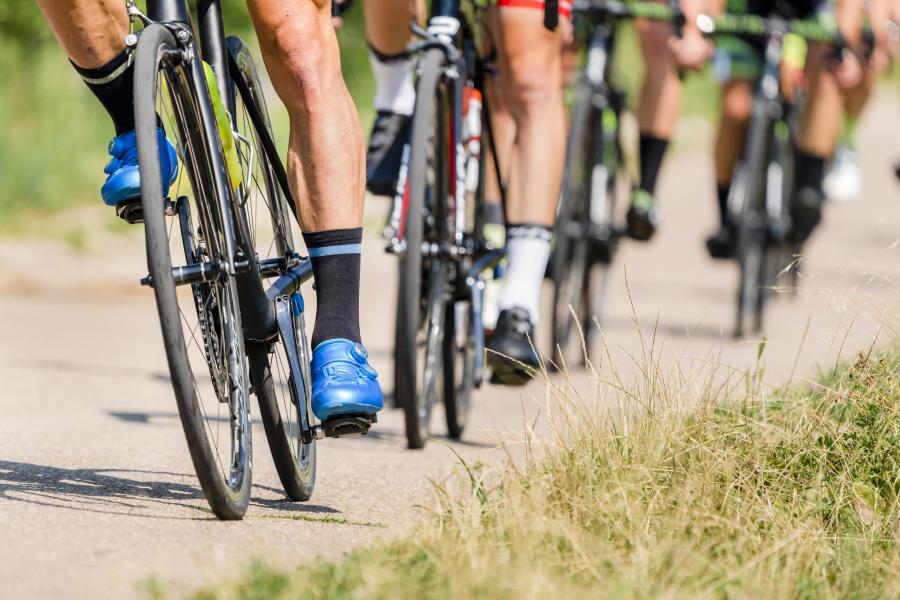 Praticar ciclismo em áreas verdes aumenta a sensação de bem-estar, aponta estudo da USP