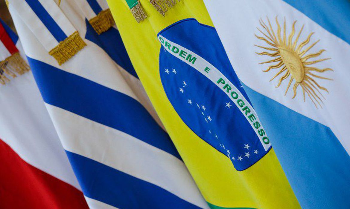 Países do Mercosul assinam acordo sobre comércio eletrônico