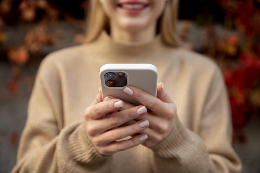 Apple e Samsung lideram vendas globais de smartphones em 2025, enquanto marcas chinesas ganham espaço