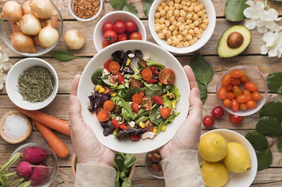 Alimentação variada protege músculos e ajuda a prevenir a sarcopenia 