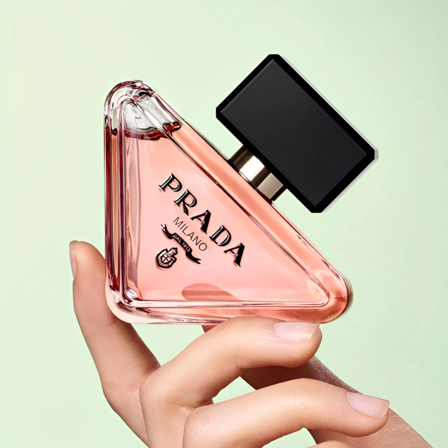 Prada apresenta Prada Paradoxe, a nova fragrância refilável feminina