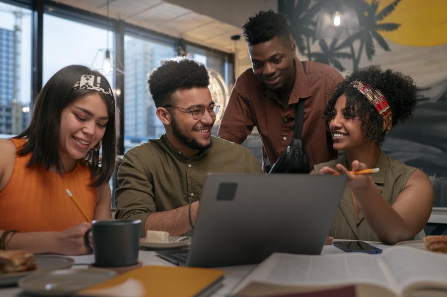 Por que 47% dos jovens da GenZ estão dispostos a trocar de emprego em seis meses? 