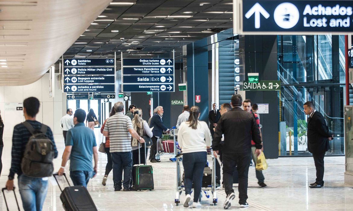 Leilões de aeroportos são passo importante para modernização do setor, diz especialista