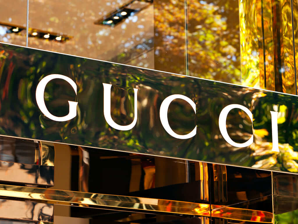 Gucci aceita criptomoeda marca um "salto" para a indústria de luxo validando a moeda digital no setor.