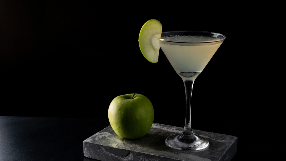 Como fazer um Appletini, a maçã verde azeda que é muito melhor do que você se lembra