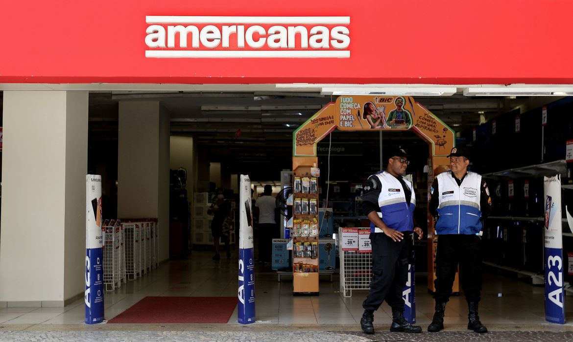Justiça suspende pagamento a 1,3 mil credores das Lojas Americanas