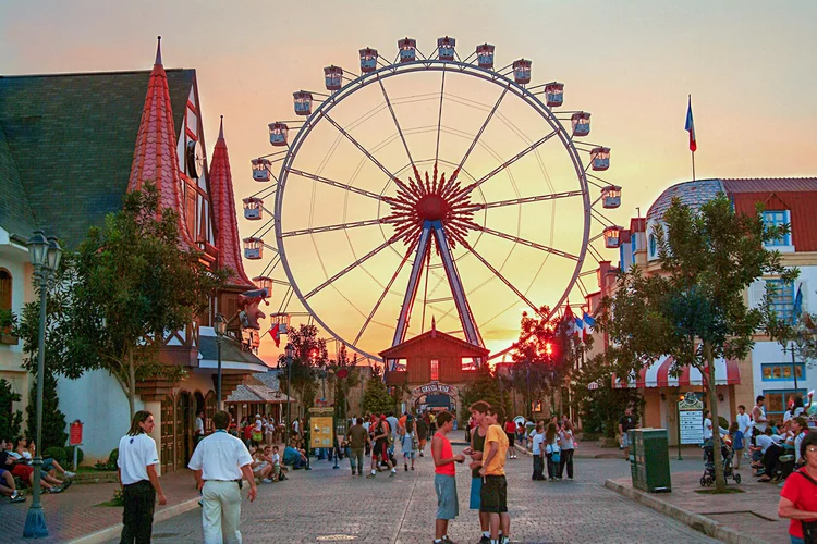 Hopi Hari projeta fase de crescimento com shopping, hotel e novas atrações até 2028