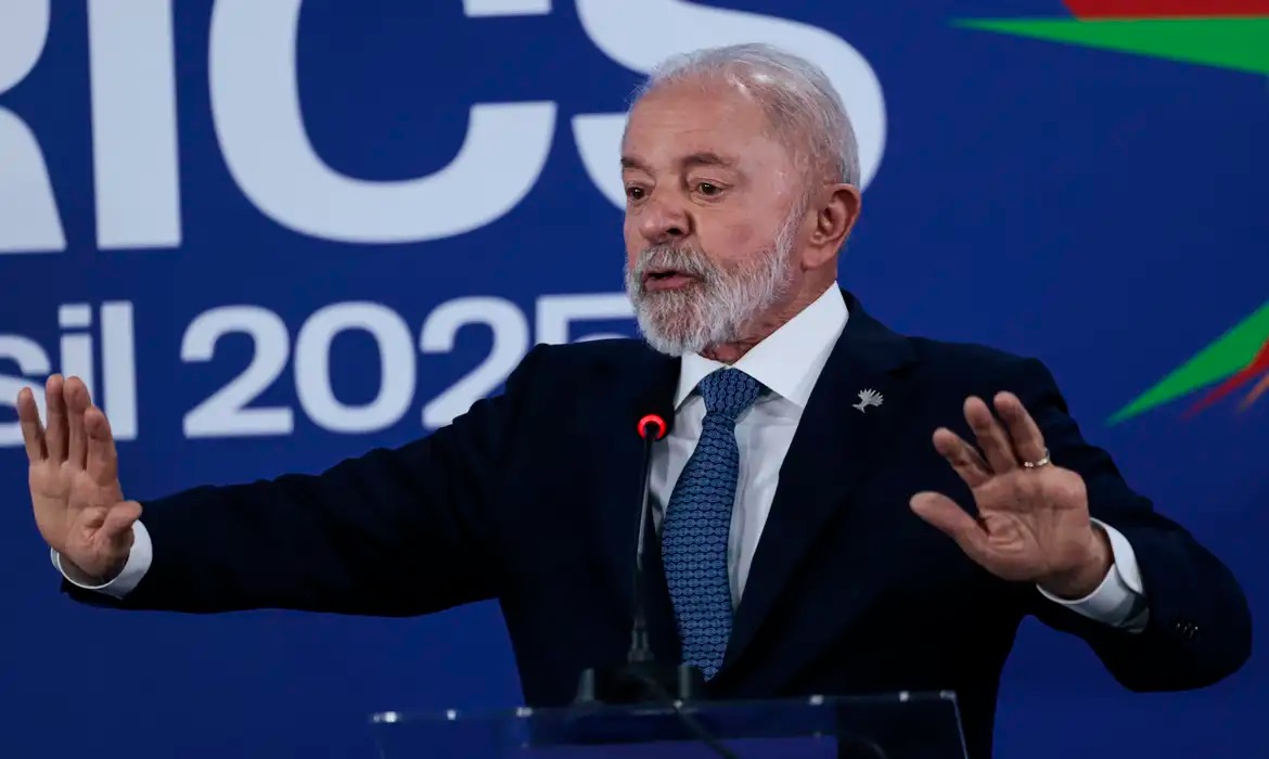 Lula diz que Brics seguirá discutindo alternativas ao dólar