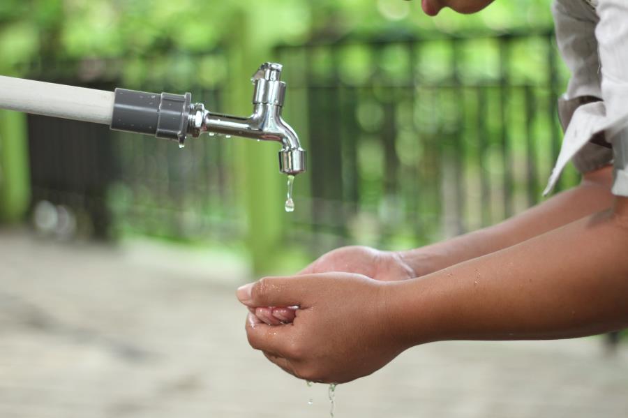 Para brasileiros, tratamento de água e esgoto deve ser prioridade na agenda ambiental