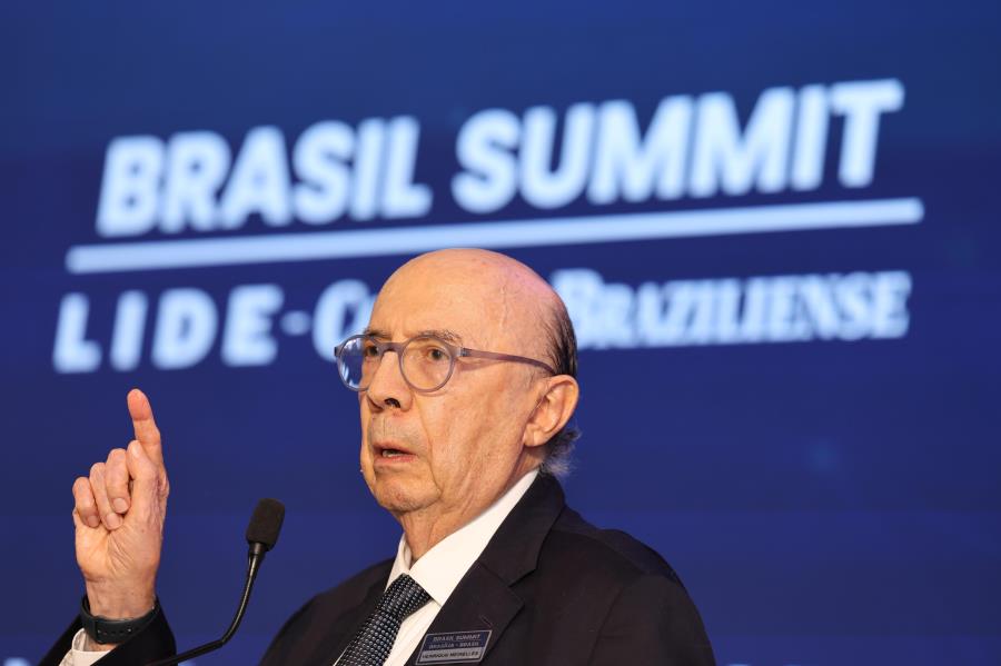 Henrique Meirelles quer reforma administrativa e alerta para desafios fiscais no Brasil Summit