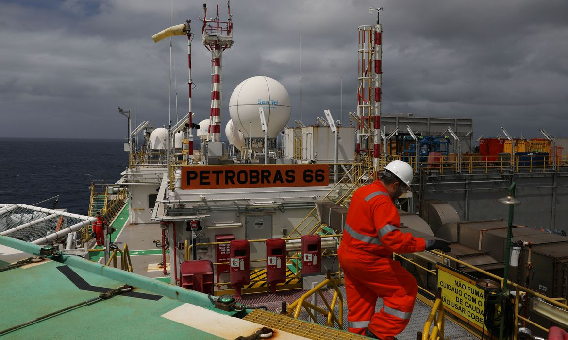 Pré-sal produzirá 8,2 bilhões de barris de petróleo na próxima década