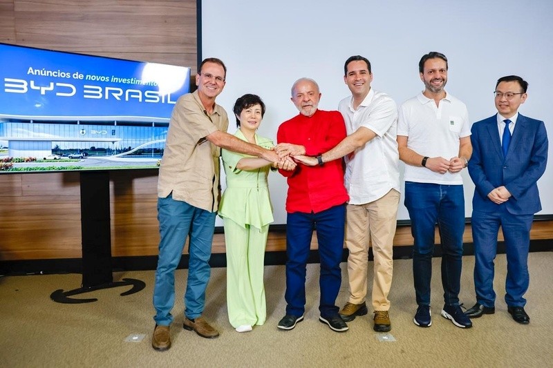 BYD anuncia investimento de R$ 300 milhões para a construção de um centro de pesquisas e uma pista de experiências ao lado do Aeroporto do Galeão no Rio de Janeiro 