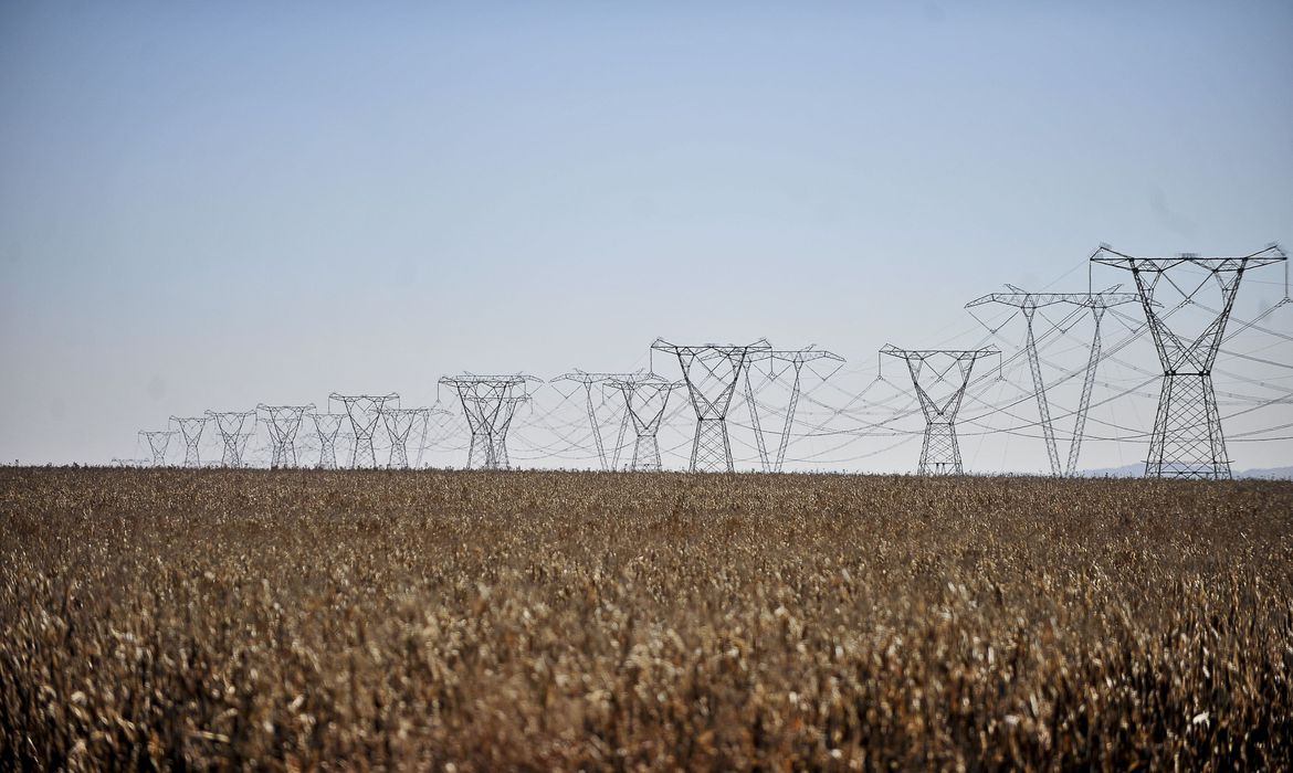 Consumo de energia volta a níveis pré-pandemia no Brasil