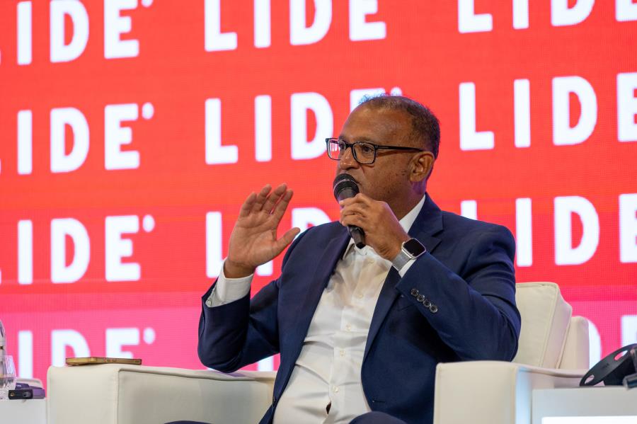 'Estamos usando inteligência artificial para reinventar a indústria de alimentos', destaca  Vandy Santos, da AGTHIA
