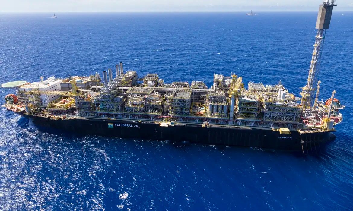Campo de Búzios atinge marca de 1 bilhão de barris de petróleo