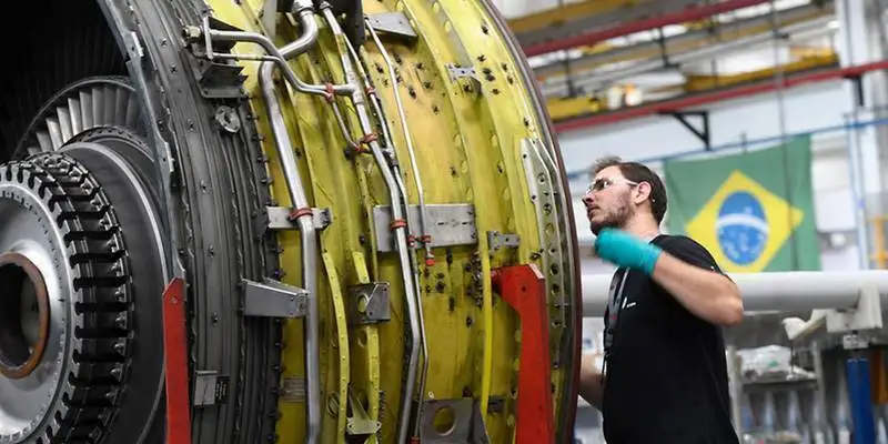 Atividade industrial recua em janeiro com queda da produção e do emprego, mostra CNI