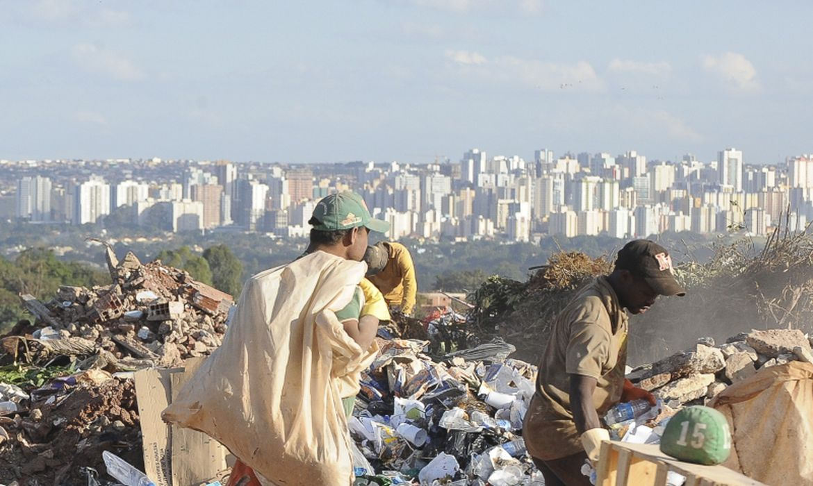 Dia Mundial da Reciclagem: como os catadores fomentam a economia circular