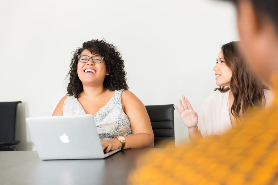 Mulheres já representam em média 45% dos MEIs com CNPJs ativos 