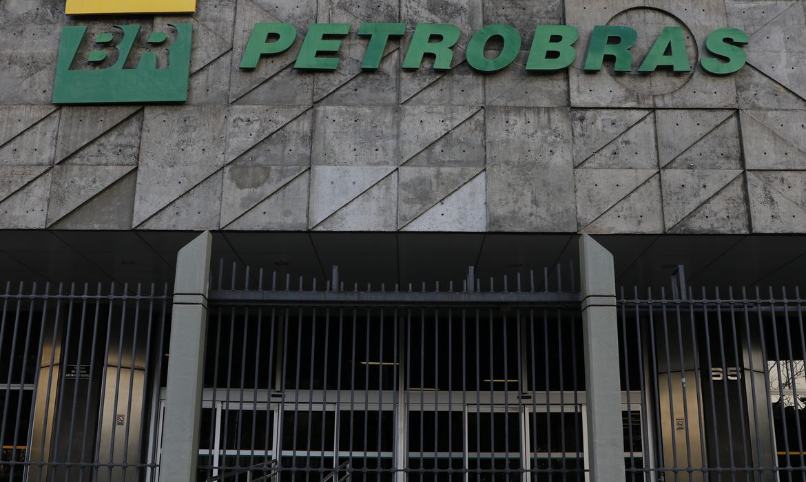 Petrobras usará descomissionamento de plataformas como modelo de destinação verde