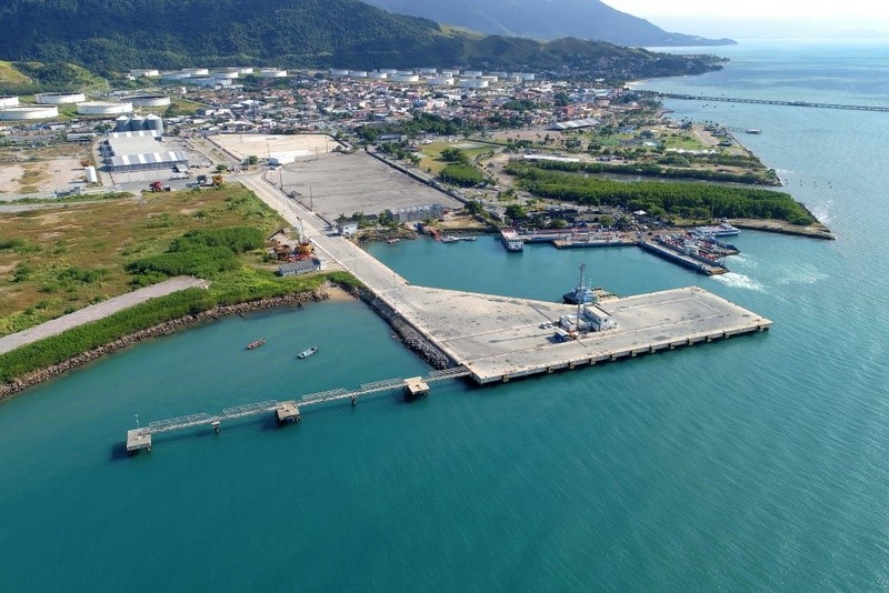 Porto de São Sebastião bate recorde histórico de movimentação de cargas